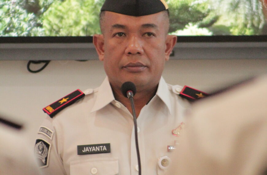 KANWIL DITJENPAS KALBAR LAKSANAKAN PENYEMATAN DAN PENYERAHAN SK KENAIKAN PANGKAT KEPADA&hellip;