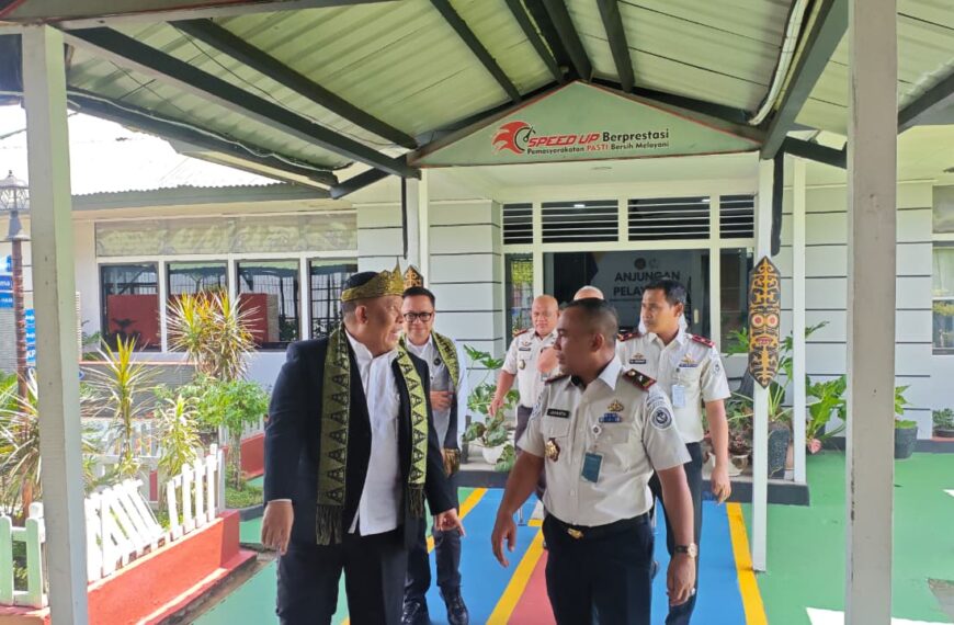 SEKRETARIS KEMENKO KUMHAM IMIPAS KUNJUNGI UPT PEMASYARAKATAN DI PONTIANAK, PERKUAT KOORDINASI&hellip;