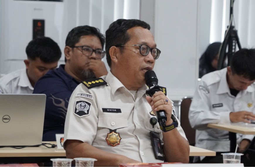 KANWIL DITJENPAS KALBAR HADIRI RAPAT…