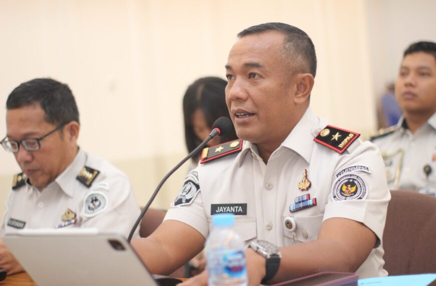 Kakanwil Ditjenpas Kalbar Berikan Pengarahan kepada UPT, Tekankan Percepatan Kinerja, Integritas,…